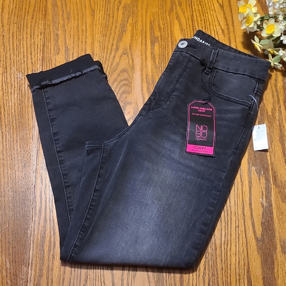 No Boundaries NWT Junior's Faded Black High Rise Crop Jeans - 9